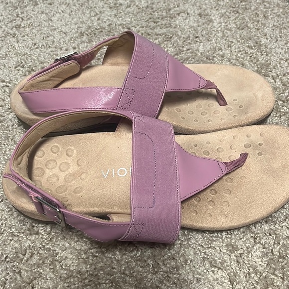 Sandals - Picture 1 of 3